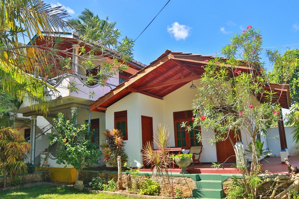 Panorama Rock Cafe Bed & Breakfast Tangalle Oda fotoğraf